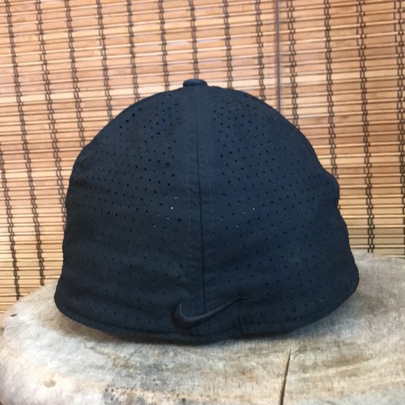 Black Nike Golf Hat - Picture 2 of 3